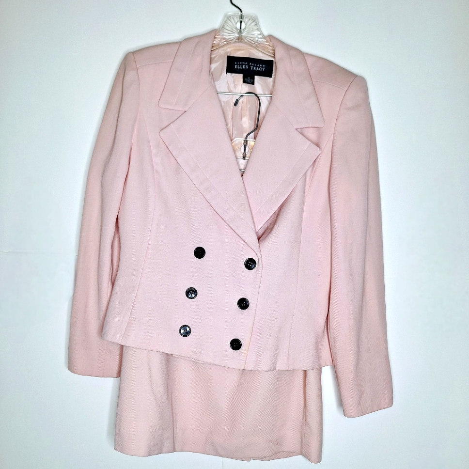 Ellen Tracy Brand The Legally Blonde 100 Wool Suit
